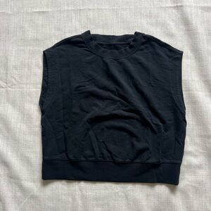 Women’s Black Sleeveless Sweatshirt